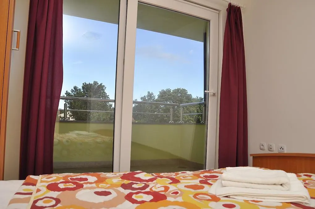 Panorama Apartments Медулин