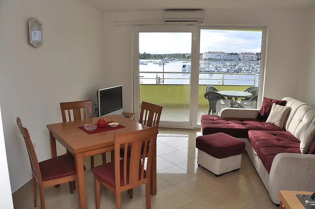 Panorama Apartments Медулин